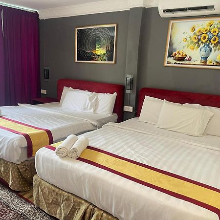 פורט דיקסון Green Town Hotel And Resort מראה חיצוני תמונה