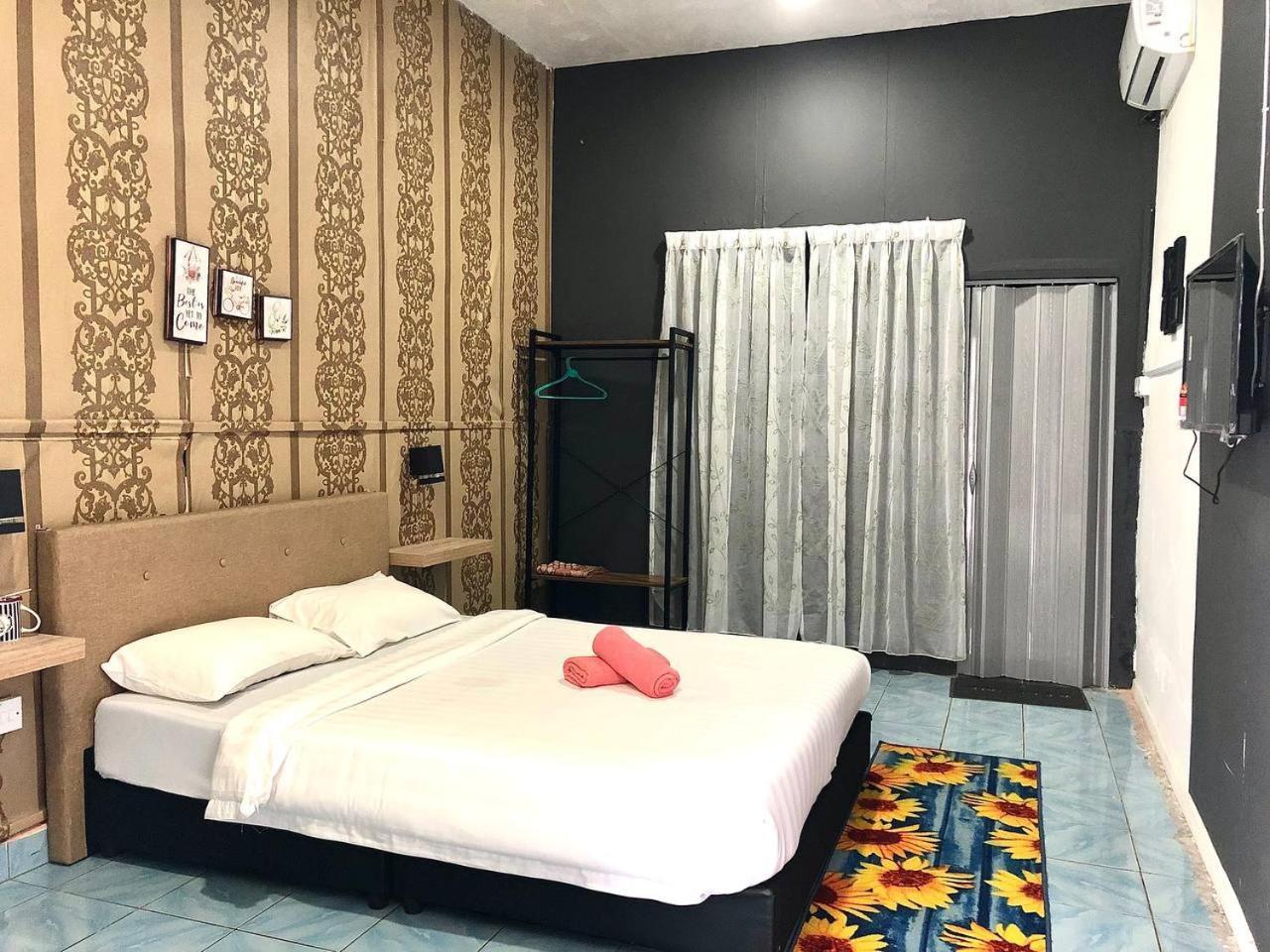 פורט דיקסון Green Town Hotel And Resort מראה חיצוני תמונה