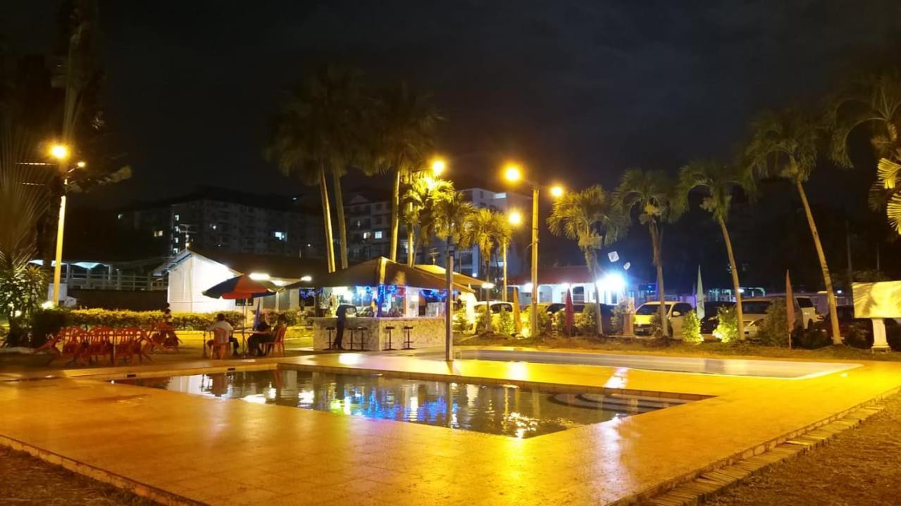 פורט דיקסון Green Town Hotel And Resort מראה חיצוני תמונה