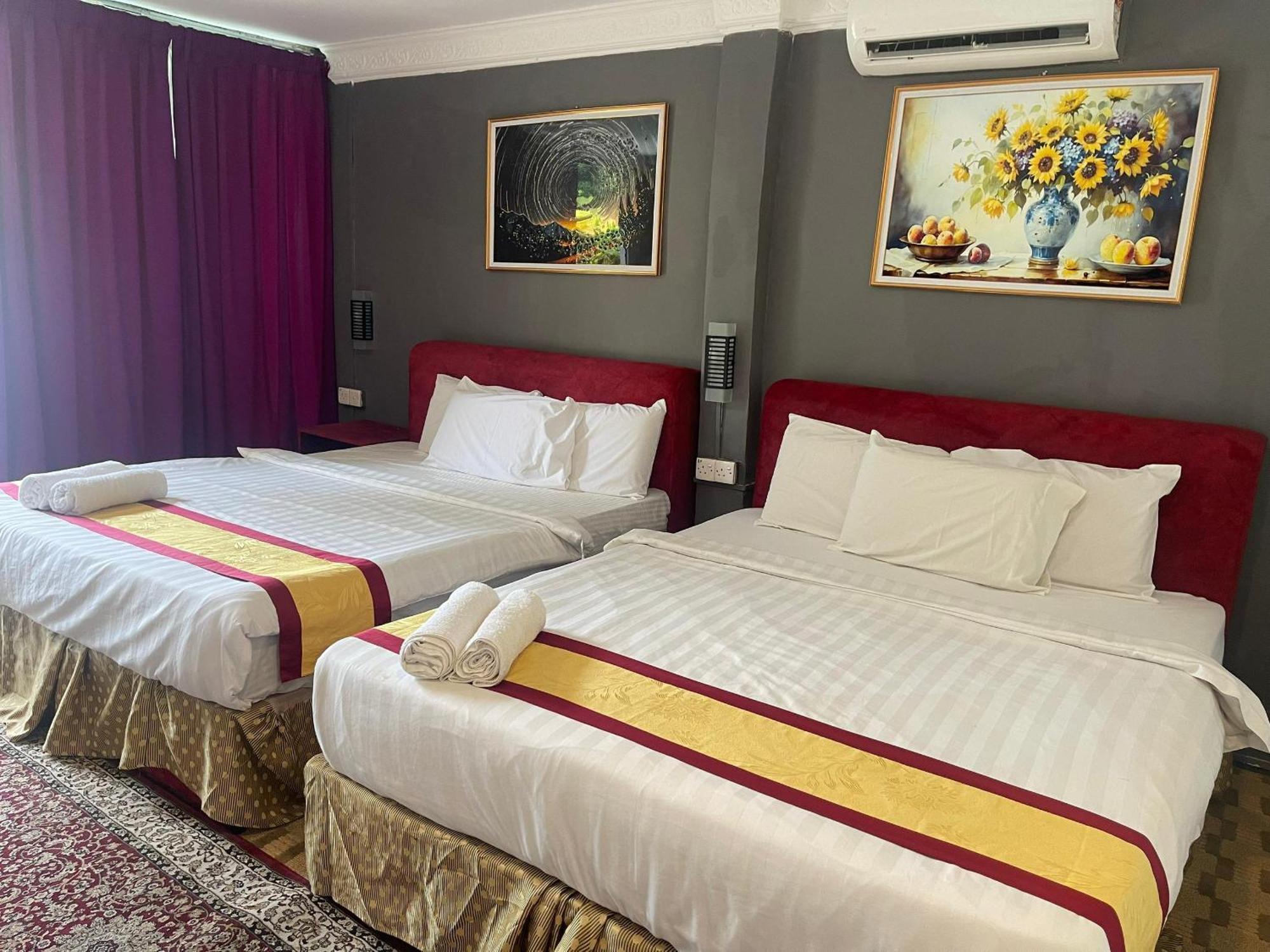 פורט דיקסון Green Town Hotel And Resort מראה חיצוני תמונה