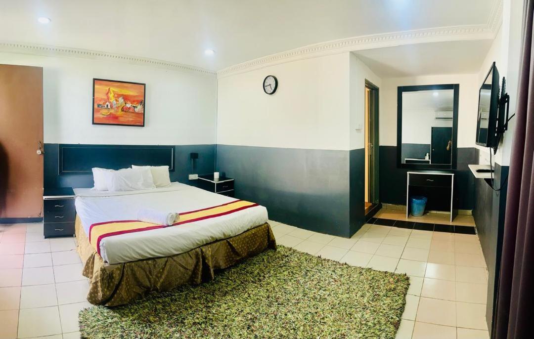 פורט דיקסון Green Town Hotel And Resort מראה חיצוני תמונה