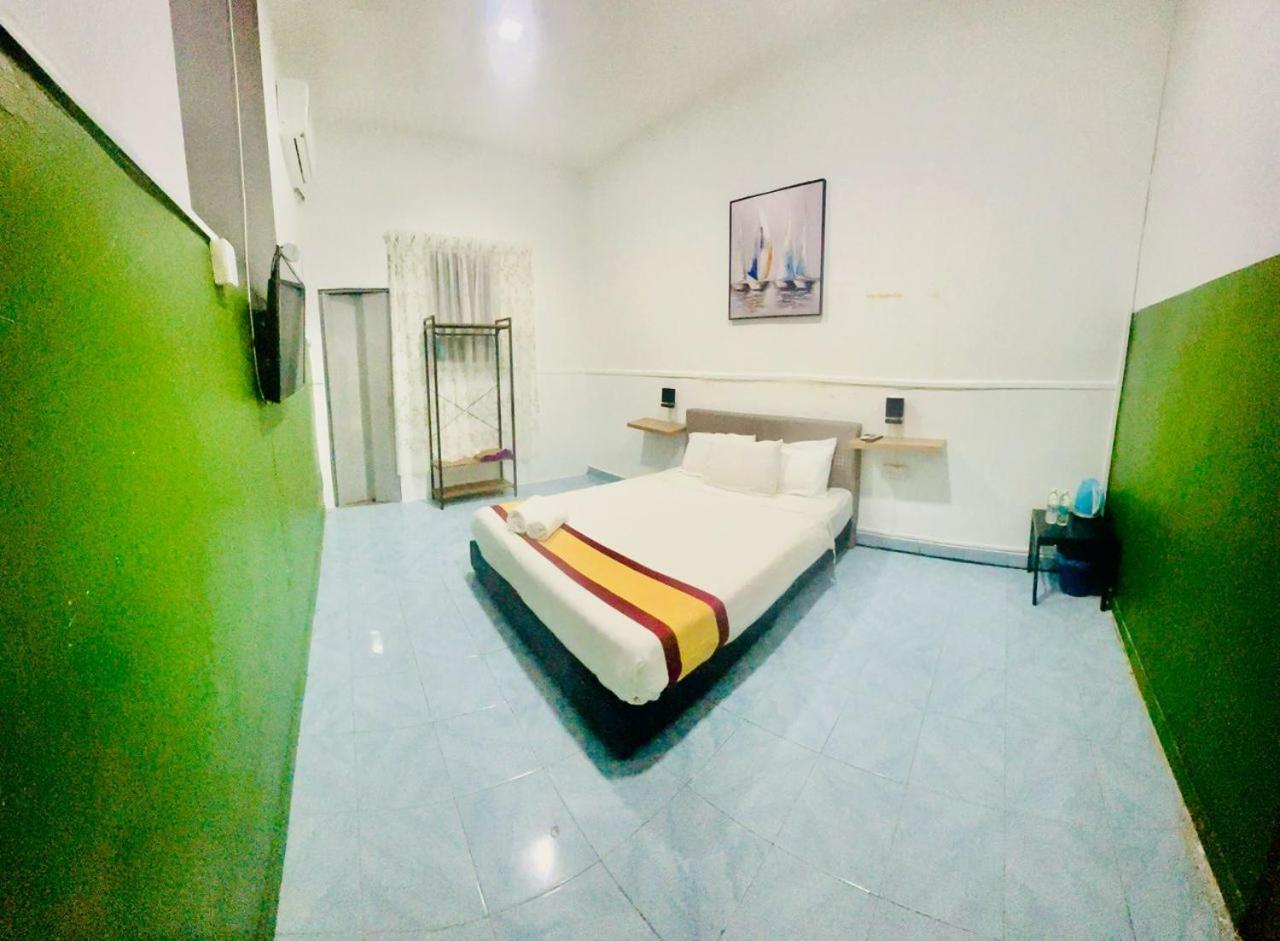 פורט דיקסון Green Town Hotel And Resort מראה חיצוני תמונה